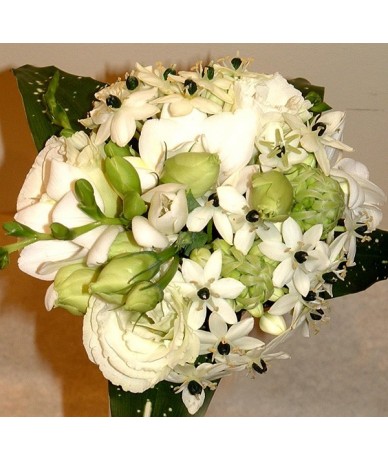 Lovely white flower bouquet