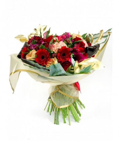 splendid bouquet of roses and lilies